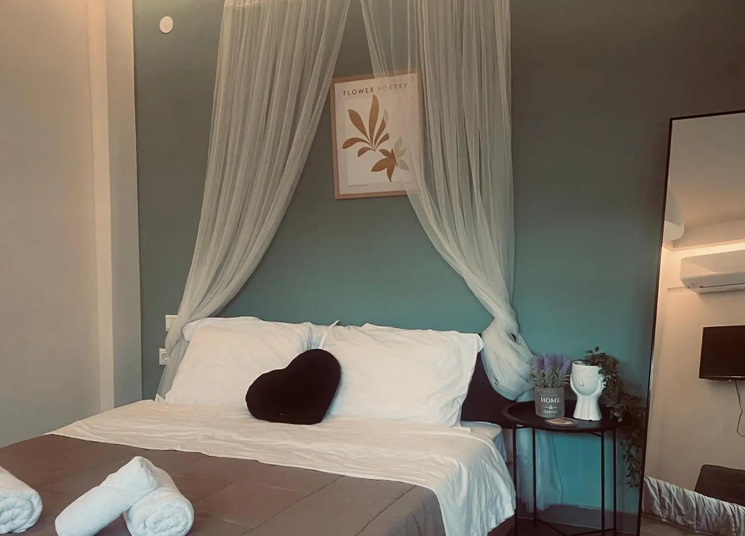 Rainbow Suites Thessaloniki Greece